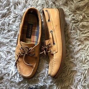 Sperry’s w/ plaid insoles